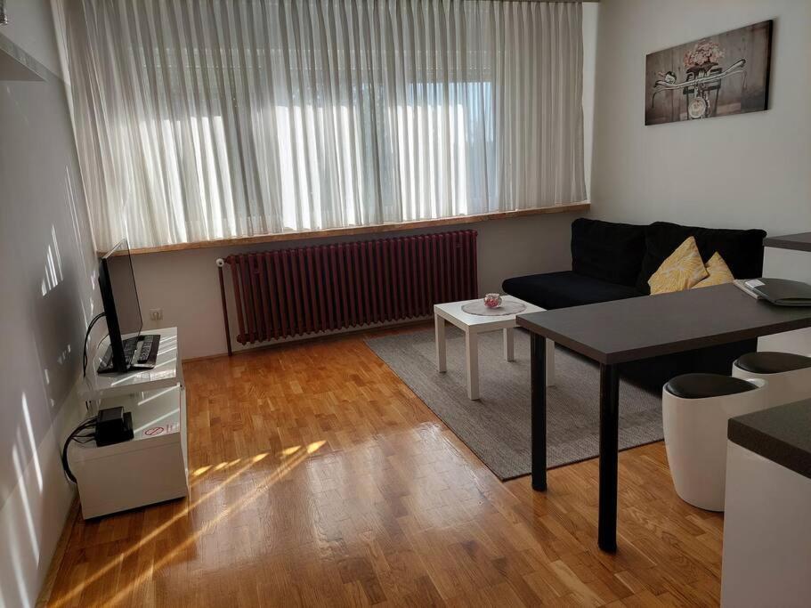 Apartment Check In Zagreb Maksimir-Free Parking Exterior photo